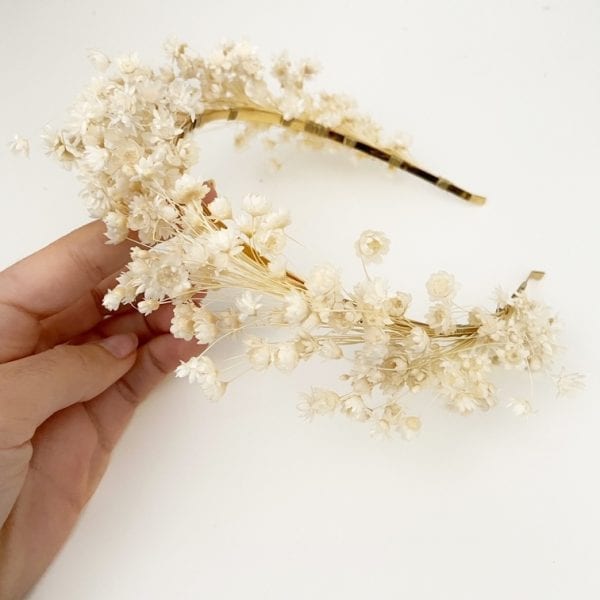 Diadema de margaritas preservadas