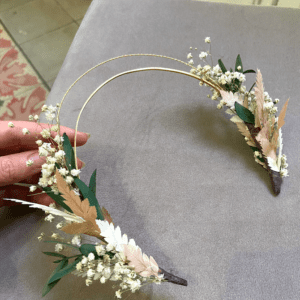 Diadema con doble arco y flores
