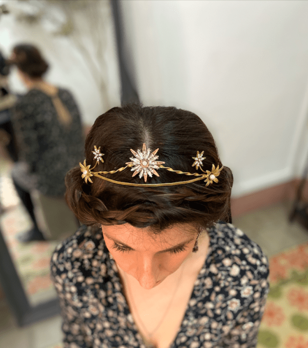 Tiara joya de estrellas y flores de latón